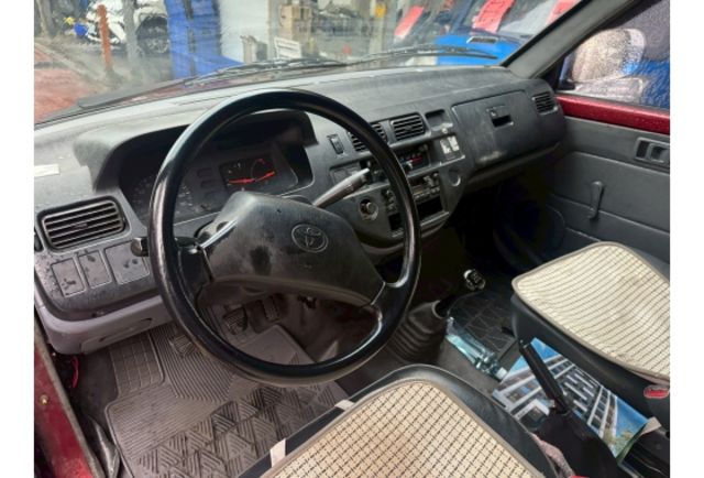 Toyota ZACE  第7張相片