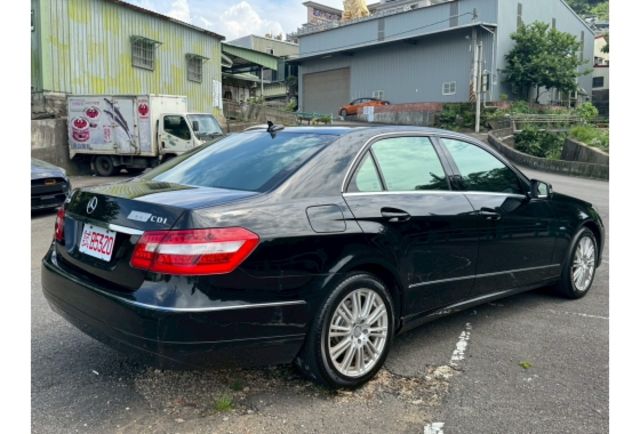 Benz E220  第5張相片