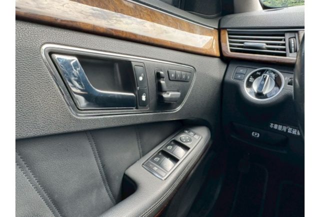 Benz E220  第6張相片