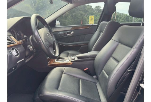 Benz E220  第7張相片