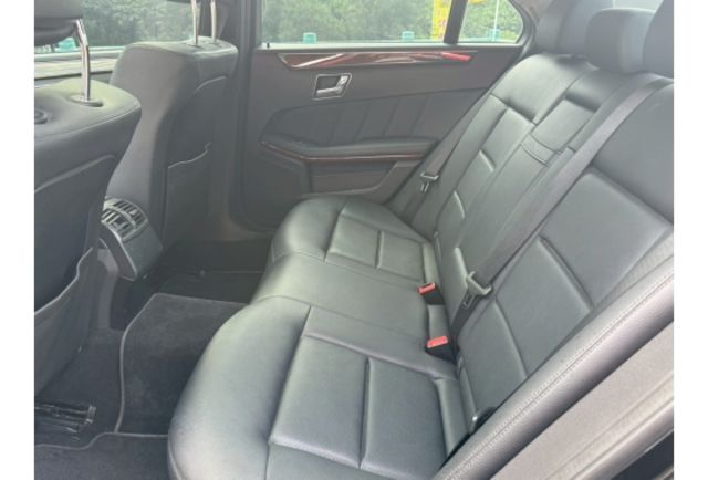Benz E220  第14張相片