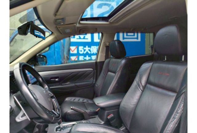 Mitsubishi OUTLANDER  第6張相片
