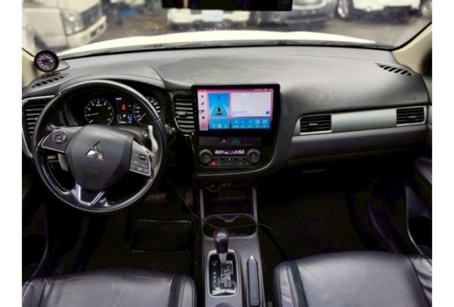 Mitsubishi OUTLANDER  第8張相片