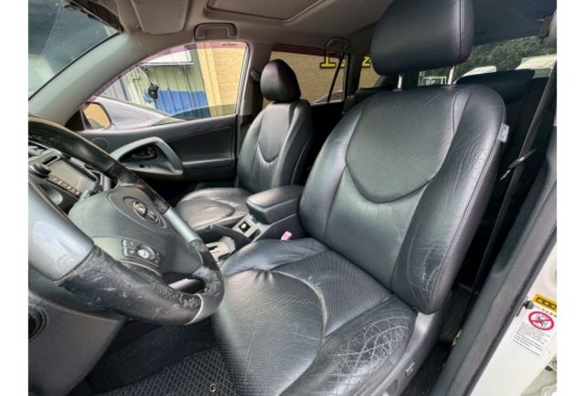 Toyota RAV4  第8張相片