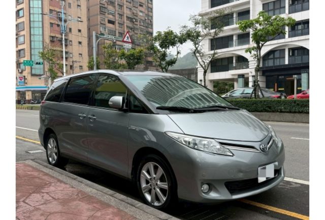 Toyota PREVIA  第3張相片