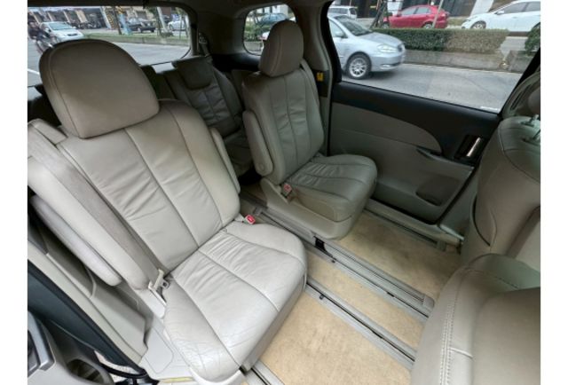 Toyota PREVIA  第6張相片