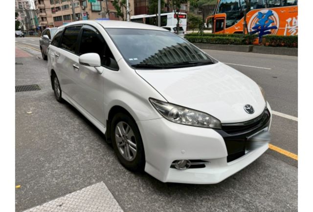 Toyota WISH  第2張相片