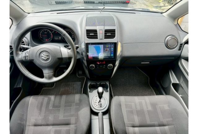 Suzuki SX4  第8張相片