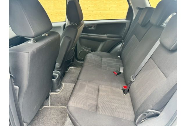 Suzuki SX4  第11張相片