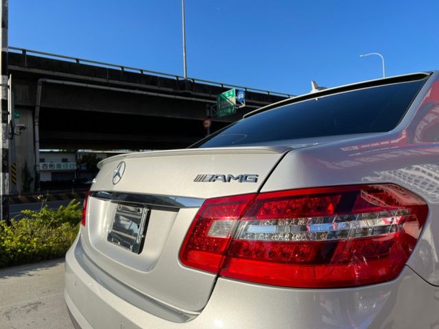 正 AMG 低轉速高扭力省油 美到發泡 認證車/hk音響/雙記憶電熱椅/電尾門/天窗/快撥/摸門/ikey  第8張相片