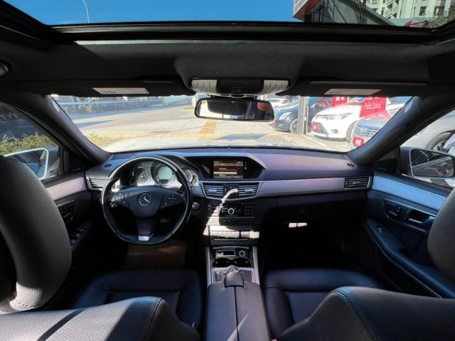 正 AMG 低轉速高扭力省油 美到發泡 認證車/hk音響/雙記憶電熱椅/電尾門/天窗/快撥/摸門/ikey  第10張相片