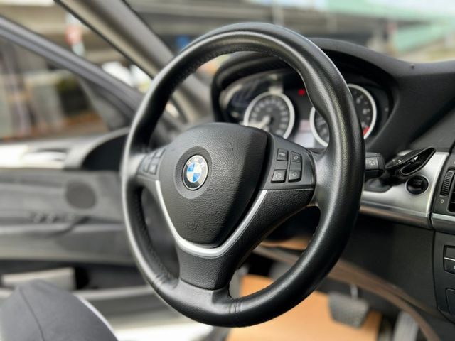 xDrive35i 極美總代理小改款/原廠保養/原版件/全景天窗/影音導航/藍芽/定速/電動尾門  第13張相片