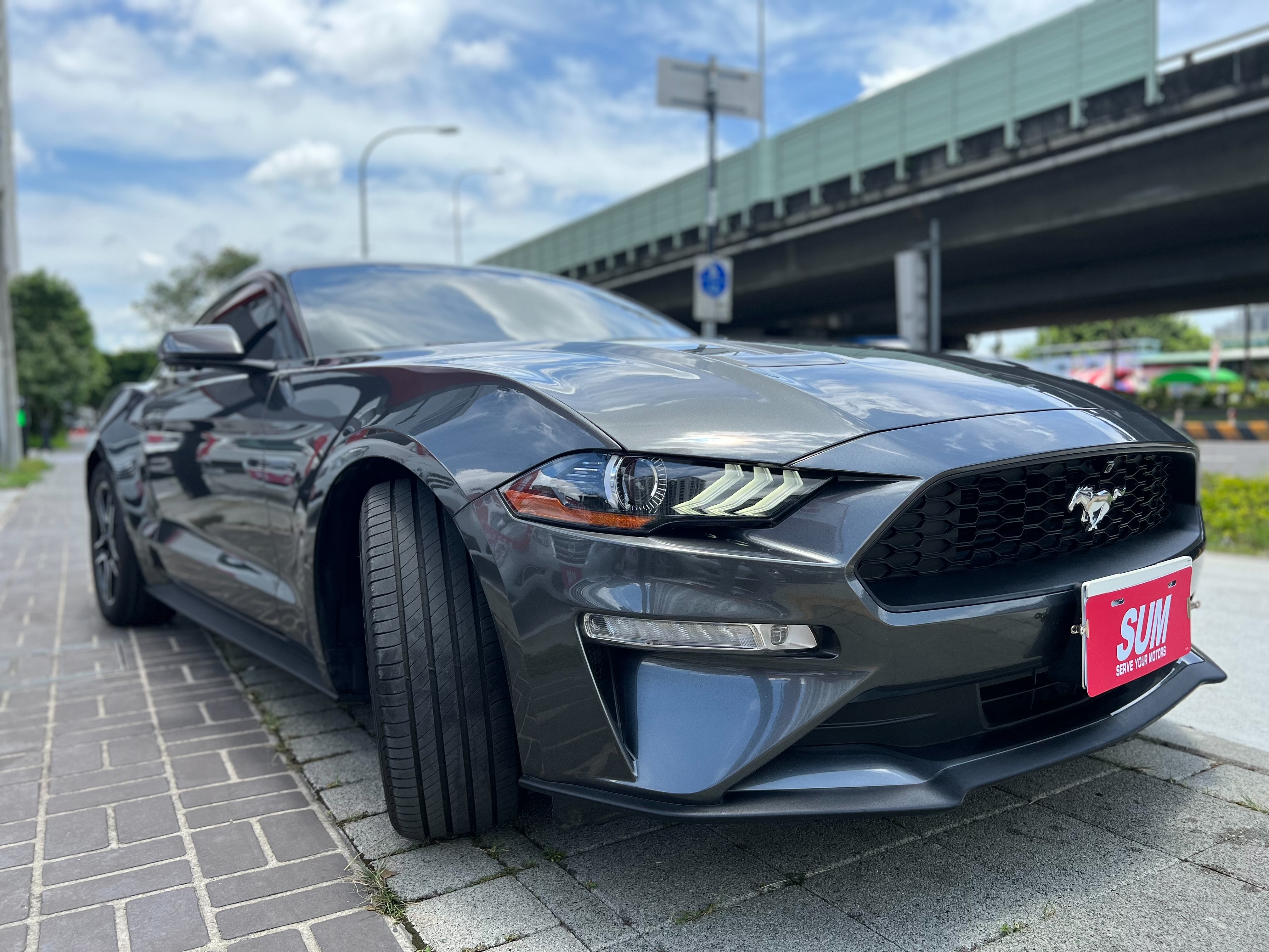 小改款十速手自排/數位儀表板/360度環景/8吋多功能彩色觸控螢幕/方向盤加熱/循跡防滑/電熱椅  第3張相片