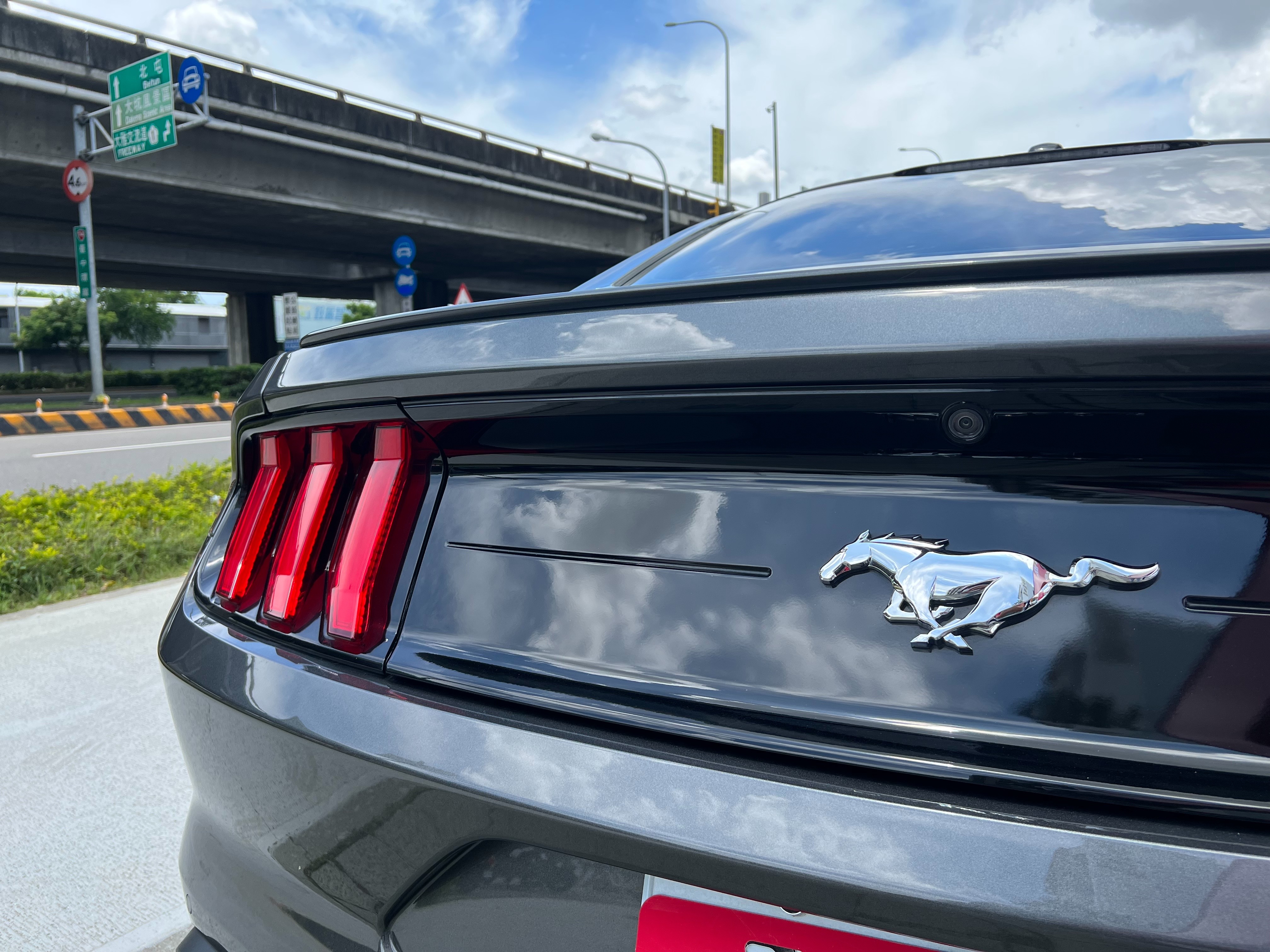 小改款十速手自排/數位儀表板/360度環景/8吋多功能彩色觸控螢幕/方向盤加熱/循跡防滑/電熱椅  第6張相片