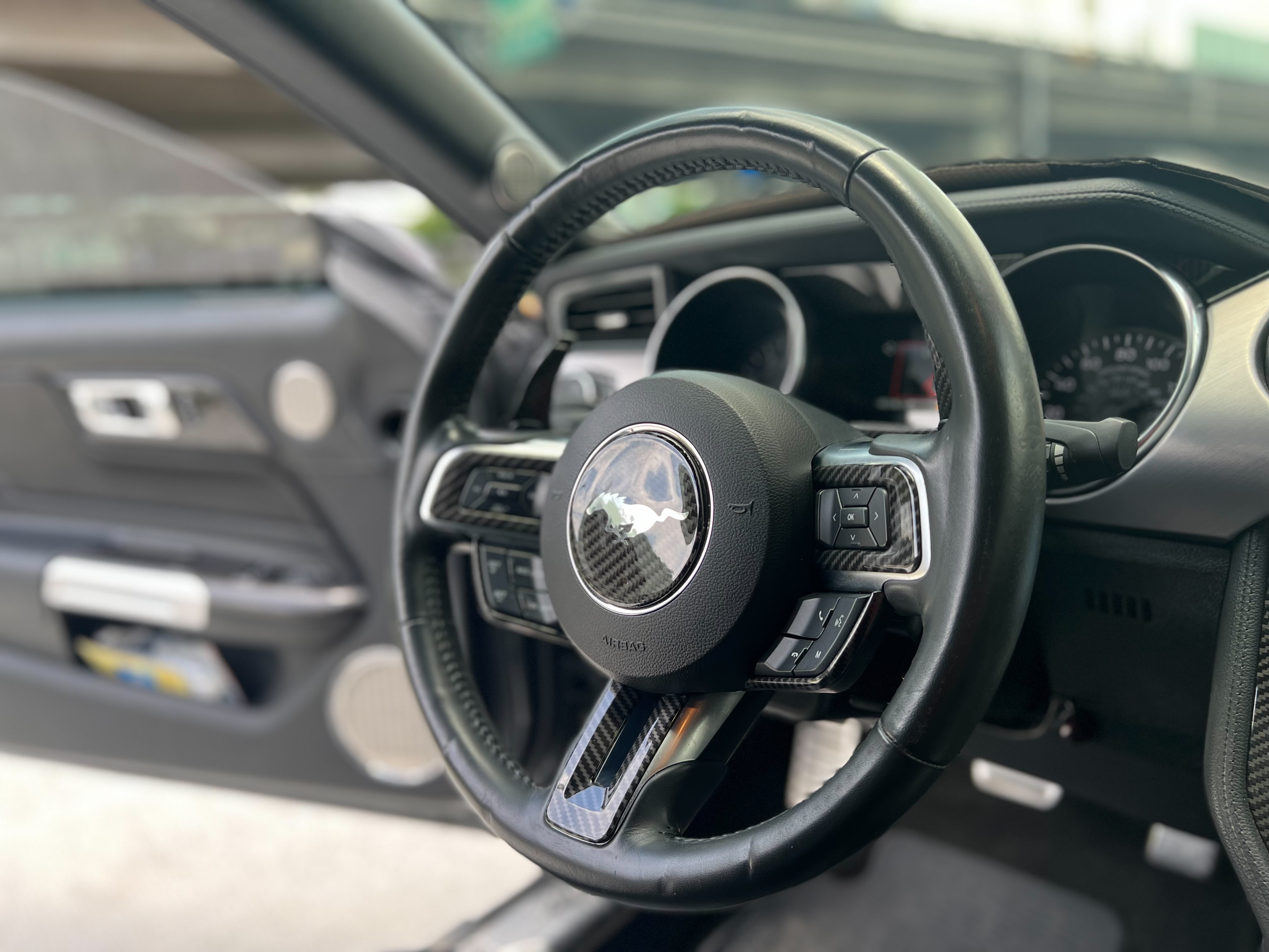 小改款十速手自排/數位儀表板/360度環景/8吋多功能彩色觸控螢幕/方向盤加熱/循跡防滑/電熱椅  第9張相片