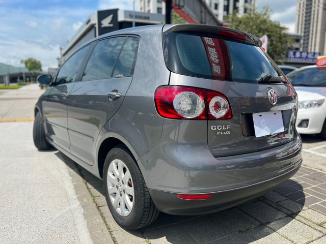 超大車內空間 安全舒適一次擁有/自動頭燈/定速/後置杯架/前後霧燈/恆溫空調  第7張相片