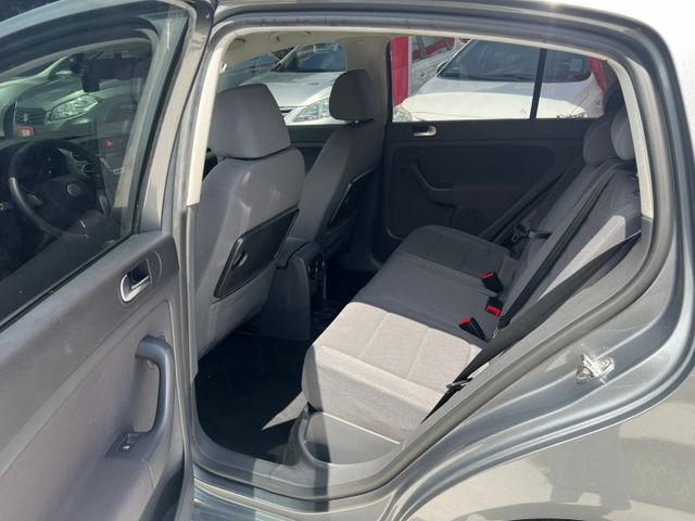 超大車內空間 安全舒適一次擁有/自動頭燈/定速/後置杯架/前後霧燈/恆溫空調  第10張相片