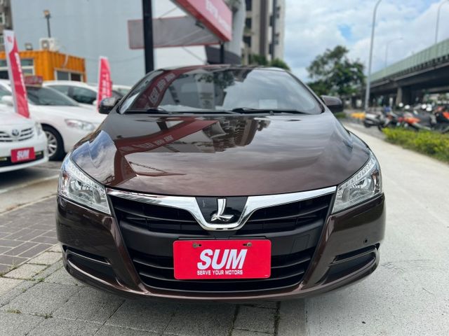 一手車/原廠保養HUD抬頭顯示器/觸控螢幕/倒車顯影/電動天窗/恆溫空調/電子手煞車  第3張相片