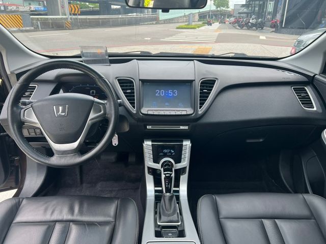一手車/原廠保養HUD抬頭顯示器/觸控螢幕/倒車顯影/電動天窗/恆溫空調/電子手煞車  第7張相片