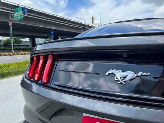 小改款十速手自排/經典肌肉車 / 環景 / 電熱通風椅 /遠程發動/CARPLAY  第5張相片