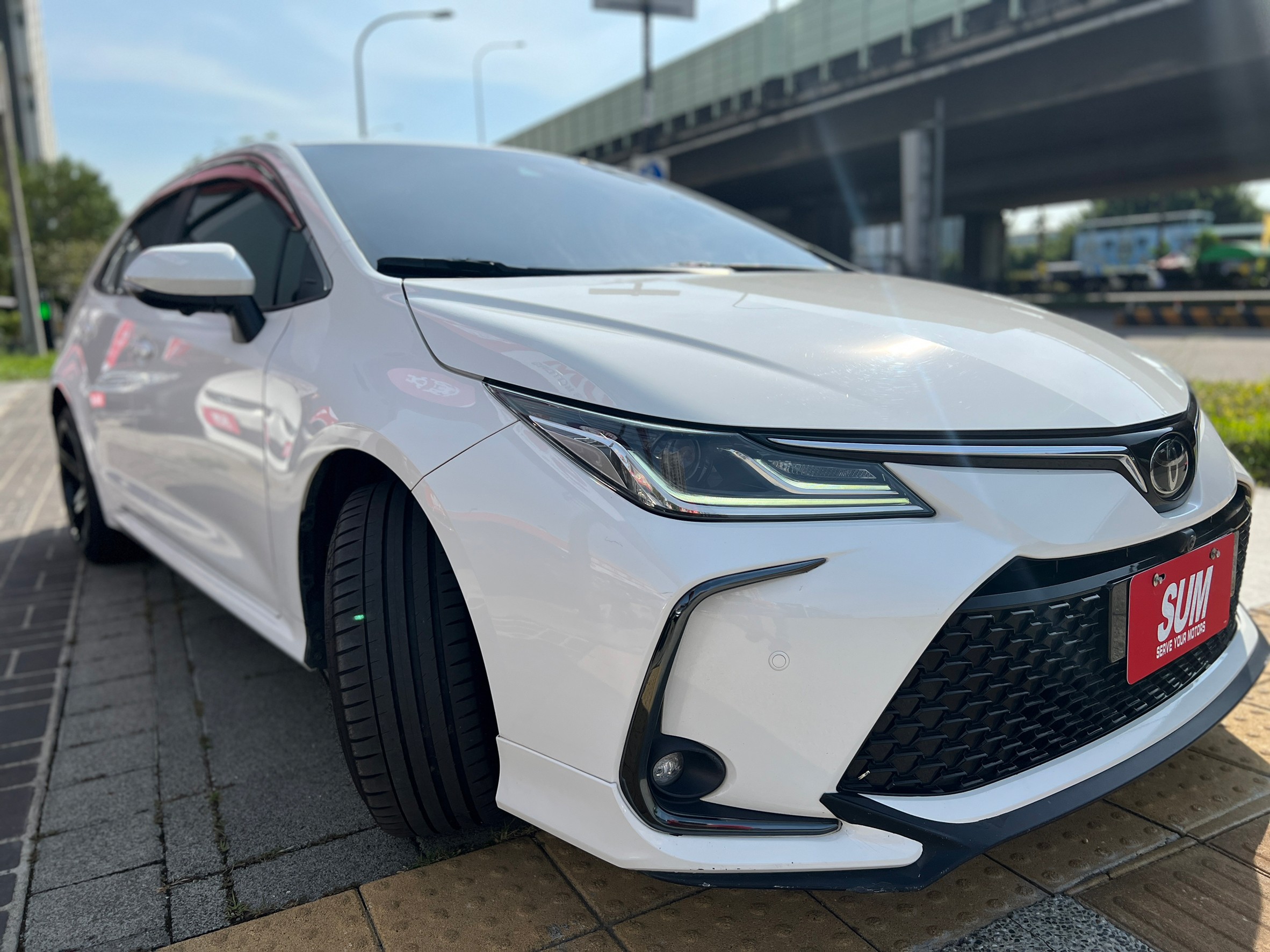 IKEY電動椅32色氣氛燈盲點環景ACC跟車自動煞停自動遠燈切換胎壓偵測藍芽導航恆溫  第3張相片