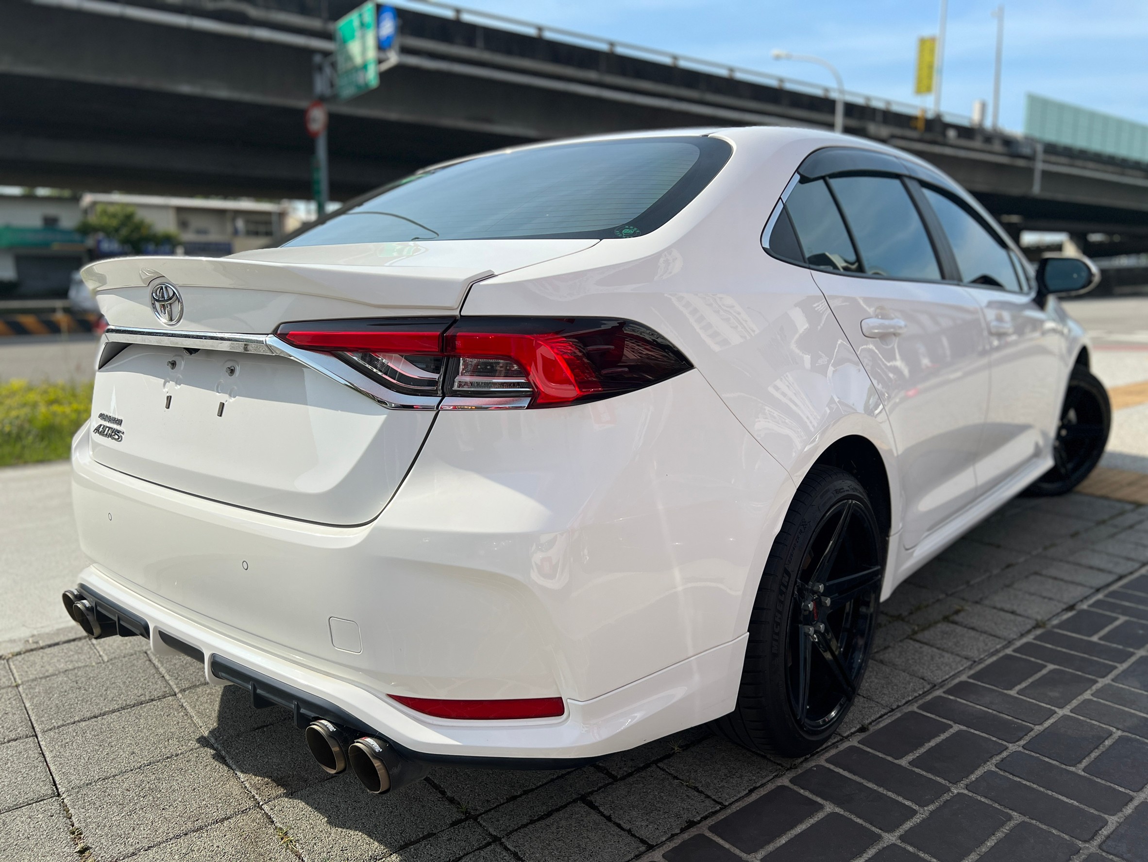 IKEY電動椅32色氣氛燈盲點環景ACC跟車自動煞停自動遠燈切換胎壓偵測藍芽導航恆溫  第11張相片