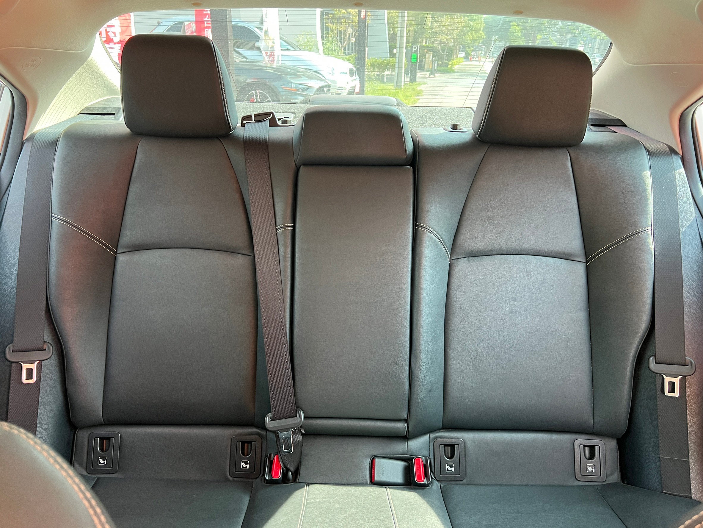 IKEY電動椅32色氣氛燈盲點環景ACC跟車自動煞停自動遠燈切換胎壓偵測藍芽導航恆溫  第15張相片