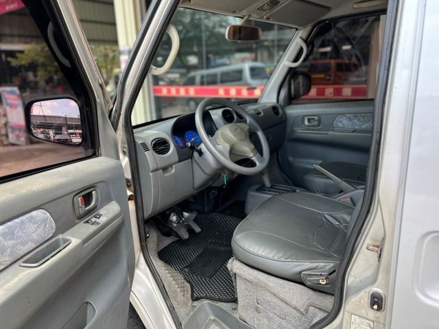 稀有自排/里程保證/冷氣超冷/倒車雷達/正常保養/功能正常/全站最便宜  第6張相片