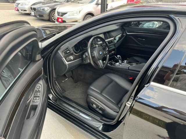5 SERIES SEDAN F10  第7張相片