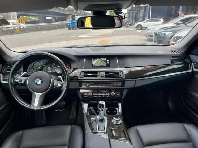 5 SERIES SEDAN F10  第9張相片