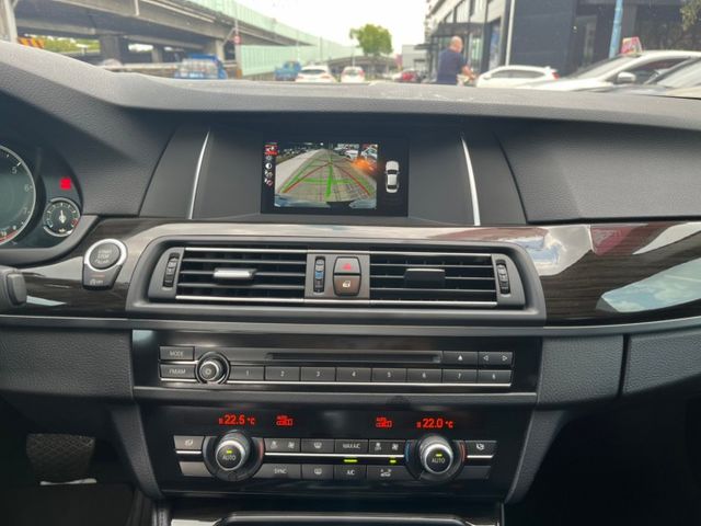 5 SERIES SEDAN F10  第12張相片