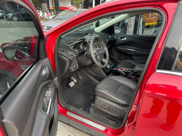 頂級旗艦版 2.0L/4WD/跟車/自動煞停/腳踢電尾門/全景天窗/盲點/倒車顯影/CarPlay  第8張相片