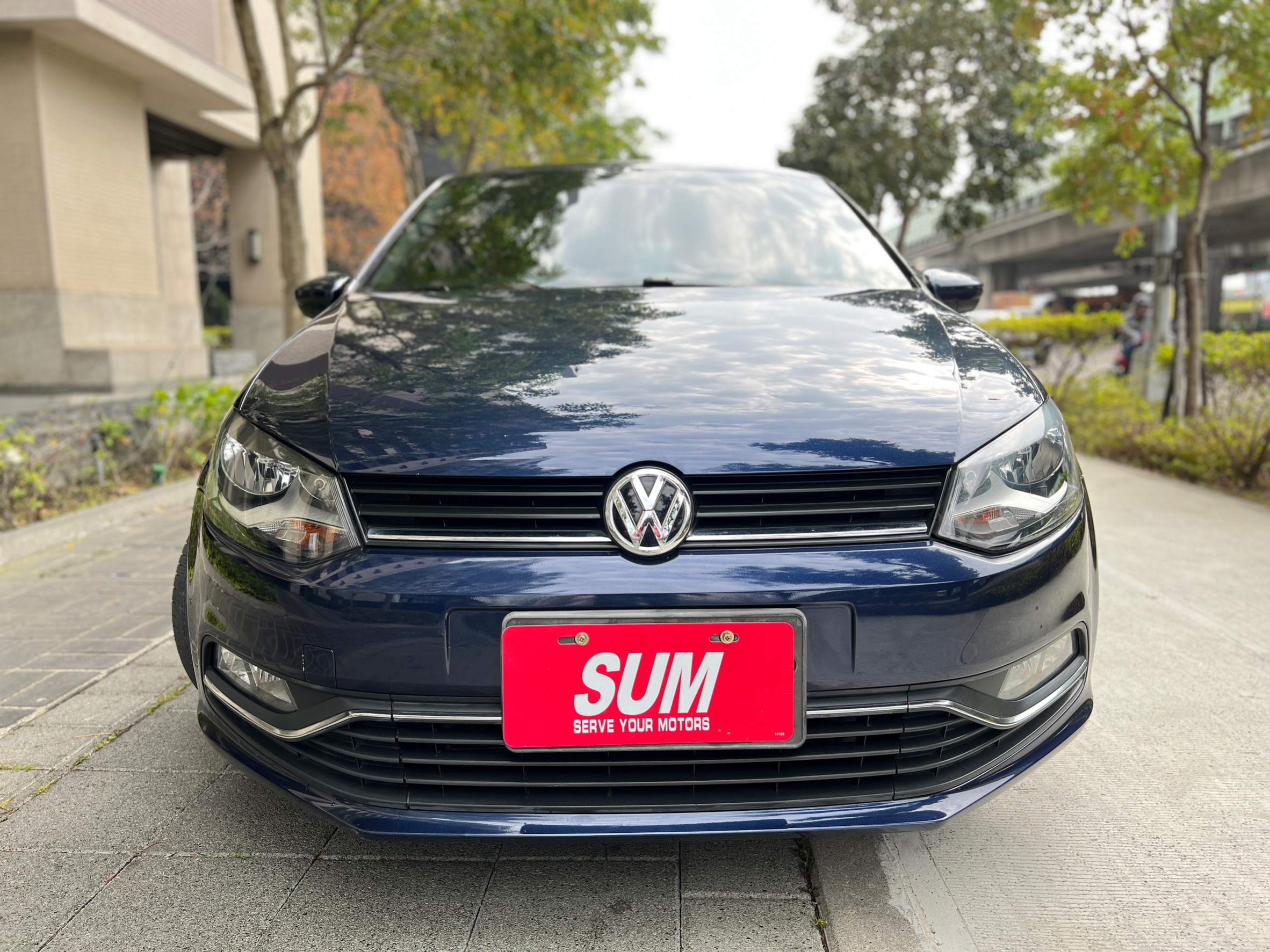 【實車實價 里程保證】歐系小掀背/ 安全代步車 / 省油省稅／恆溫／安卓機  第1張相片