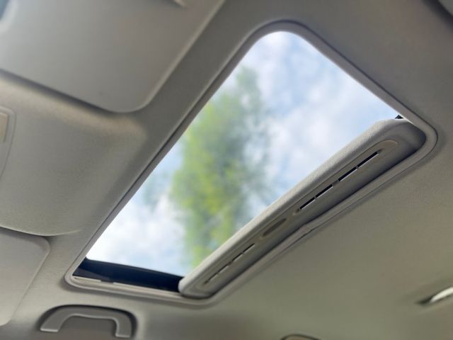 天窗/倒車顯影/導航/方向盤快控/電折/後座傾倒/電動椅  第18張相片
