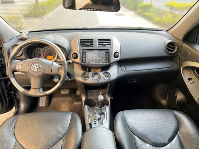 日系進口休旅車2.4 G版頂級款 認證車 六安/定速/恆溫/電動椅/導航/倒車顯影/天窗  第11張相片