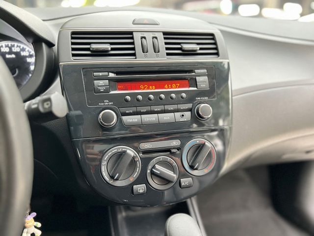 【僅跑7萬】【即刻下定送安卓機】認證車享保固兩年來源單純買賣簡單  第11張相片