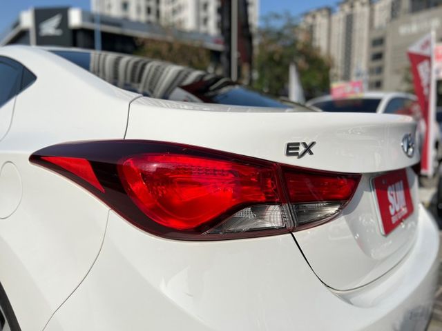 便宜又大碗/一手認證車/導航/倒車顯影/電折後視鏡/藍芽音樂/自動頭燈  第7張相片