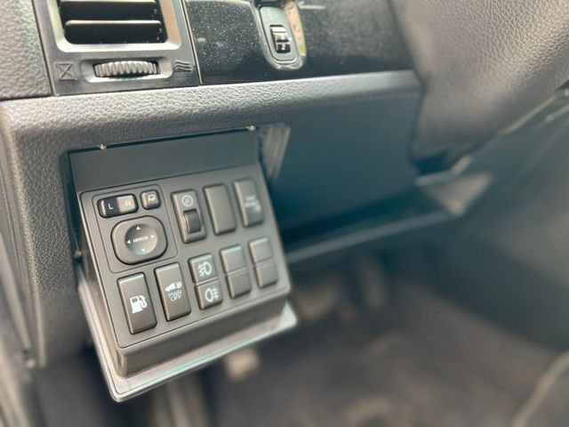 【實車實價里程保證】五大保固 / 實跑11萬 / 認證車 / 稀有白色/電動滑門  第8張相片