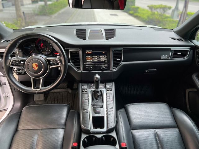 一手女用原廠保養/僅跑七萬(剛保養完)ACC智慧巡航/車道偏離/14向記憶座椅/三區恆溫/駕駛模式切換/電子手剎/電尾門  第8張相片