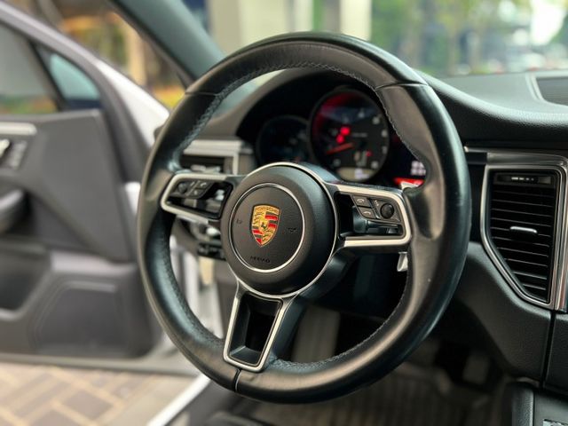 一手女用原廠保養/僅跑七萬(剛保養完)ACC智慧巡航/車道偏離/14向記憶座椅/三區恆溫/駕駛模式切換/電子手剎/電尾門  第11張相片