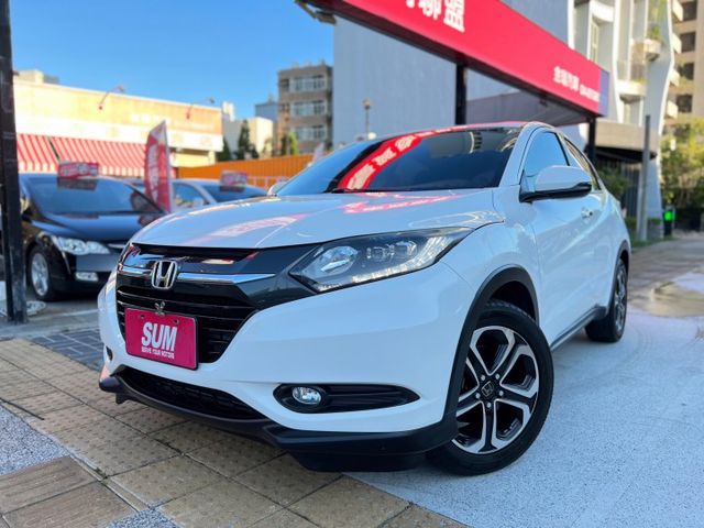 S版  LED頭燈/自動感應頭燈/IKEY/恆溫空調/導航/藍芽/倒車顯影/定速/換檔撥片  第1張相片