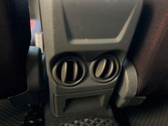 保證跑六萬/附保固/頂級版/定速/認證車/安卓機/電子後視鏡  第14張相片