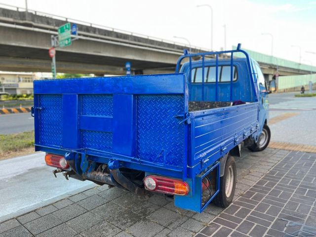 【實車實價】柴油小霸王 2.5尺升降尾門 發財好夥伴 開不壞的發財車  第4張相片