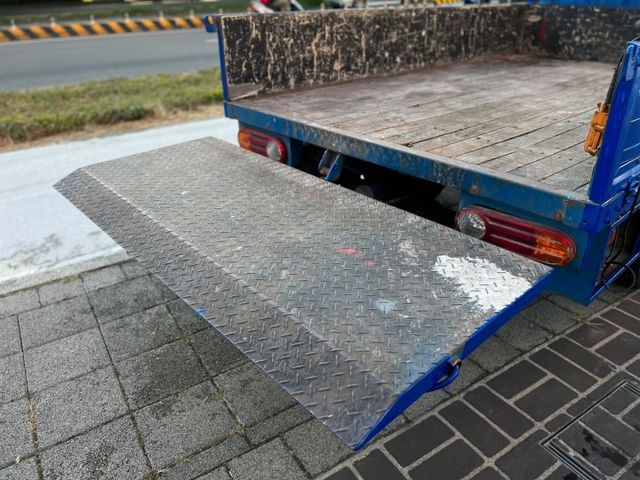 【實車實價】柴油小霸王 2.5尺升降尾門 發財好夥伴 開不壞的發財車  第9張相片