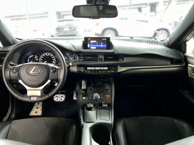 F-sport版限量版/黑車頂/倒車顯影/自動雨刷頭燈/頭燈清洗/藍芽/雙區恆溫/十顆喇叭/定速  第6張相片