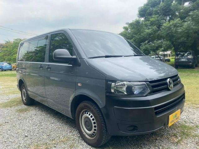 Volkswagen 福斯 T5 KOMBI  第1張相片