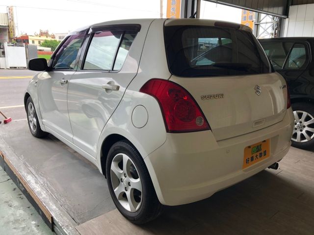 SUZUKI鈴木 SWIFT  第2張相片