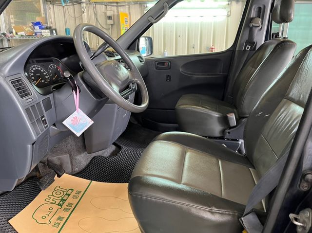 TOYOTA豐田 HIACE  第5張相片