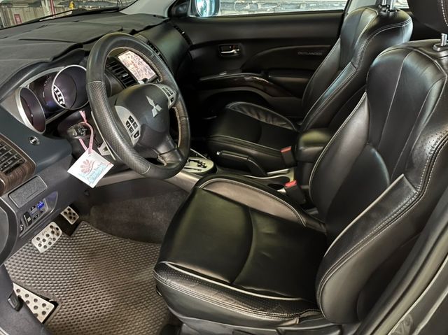 MITSUBISHI三菱 OUTLANDER  第3張相片