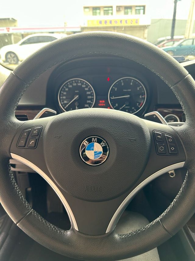 BMW寶馬 320I  第10張相片